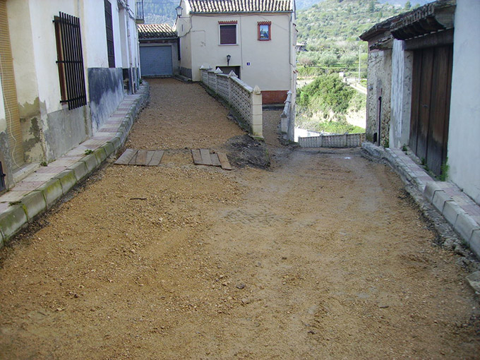 Repavimentación de la calle Relleu y contigua, en Benifallim (Alicante). (Diputación de Alicante)